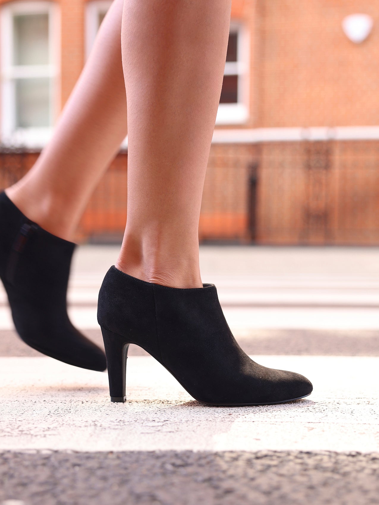 Wise Black Low-Cut Heeled Boots