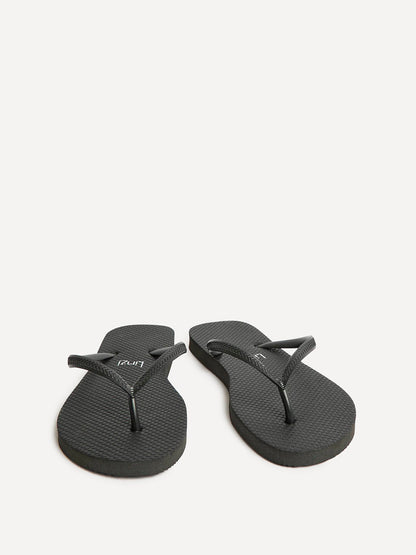 Aluna Black Flip Flops
