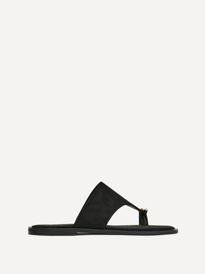 Contain Black Toe Ring Flat Sandals