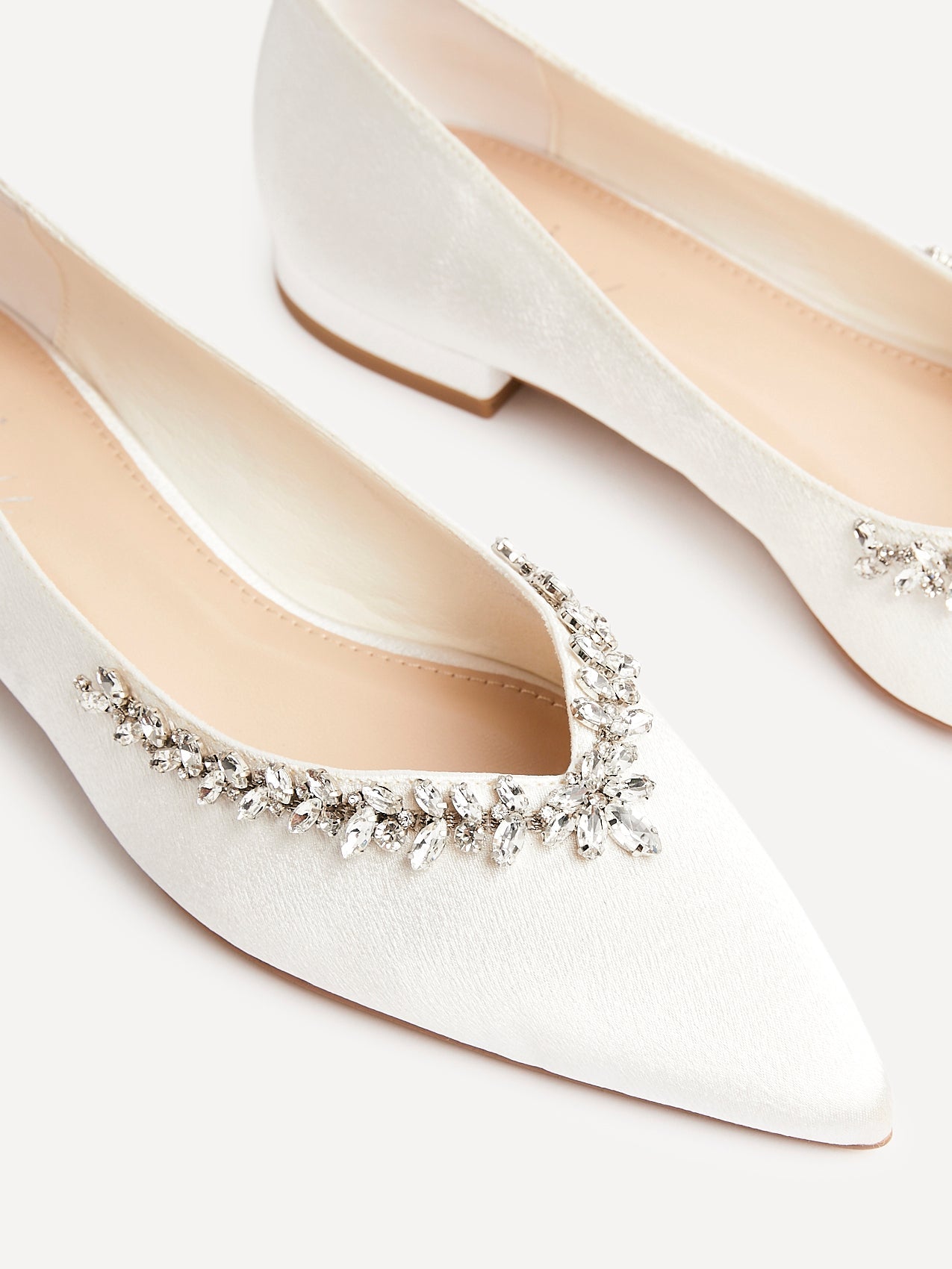 Endless Bridal Ivory Satin Pointed Pumps