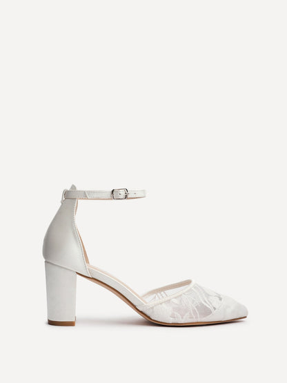 Essence Bridal Lace Court Heels