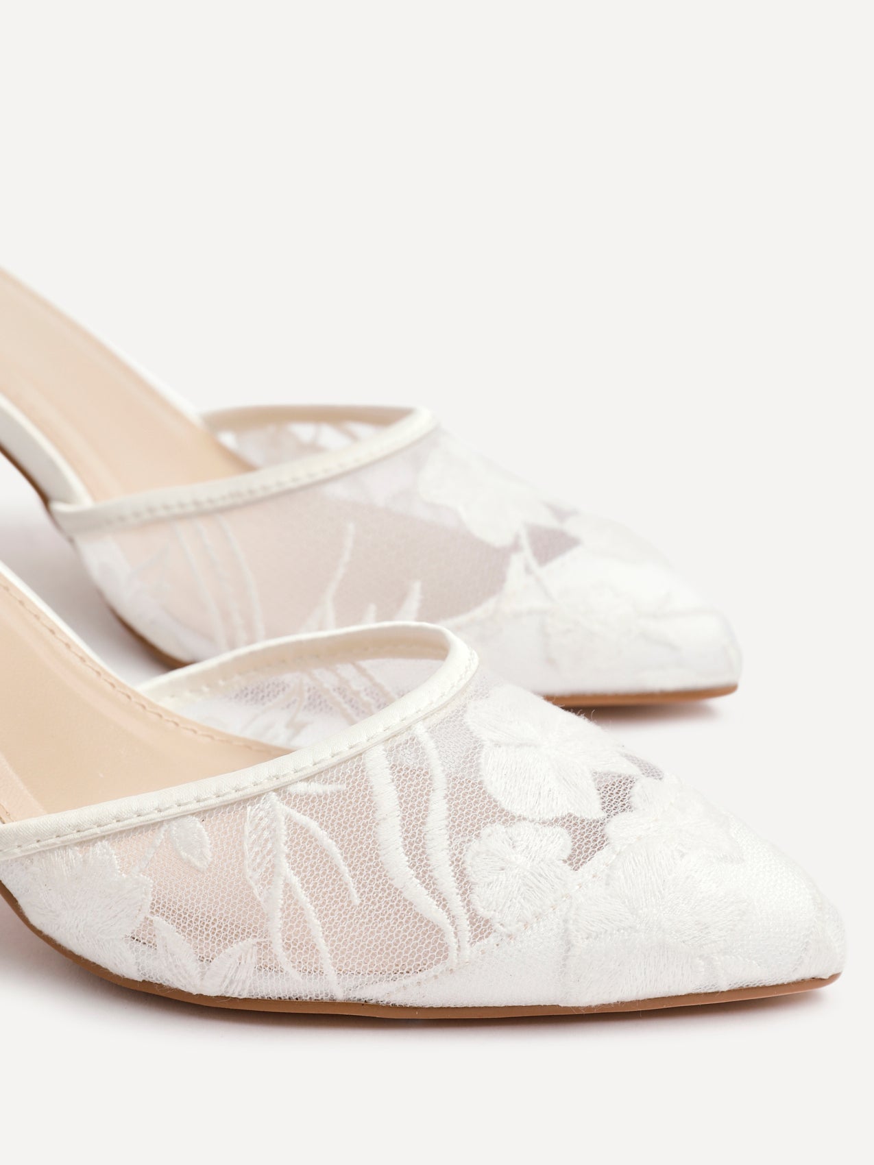 Essence Bridal Lace Court Heels