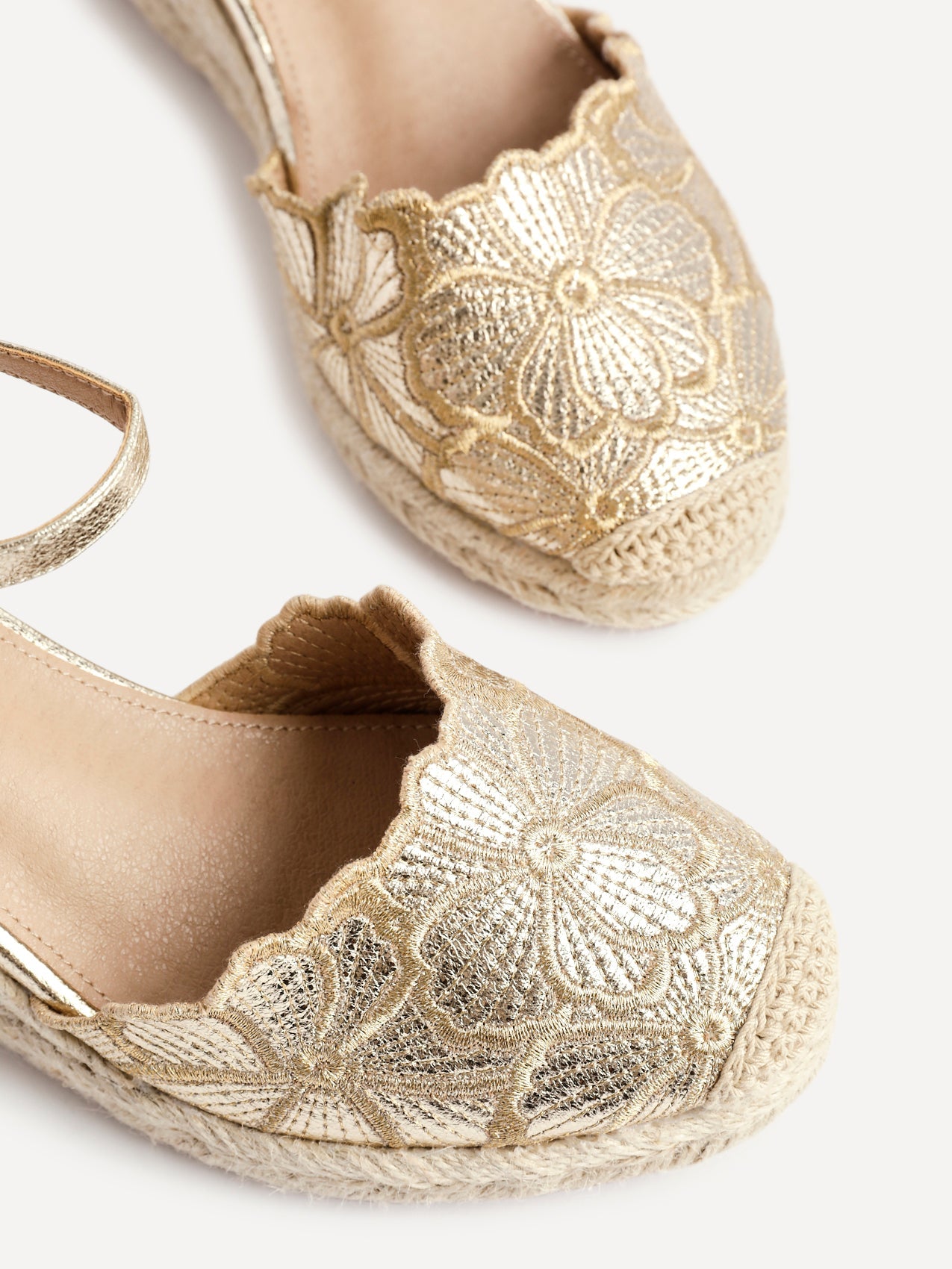 Florentina Gold Floral Embroidered Wedges