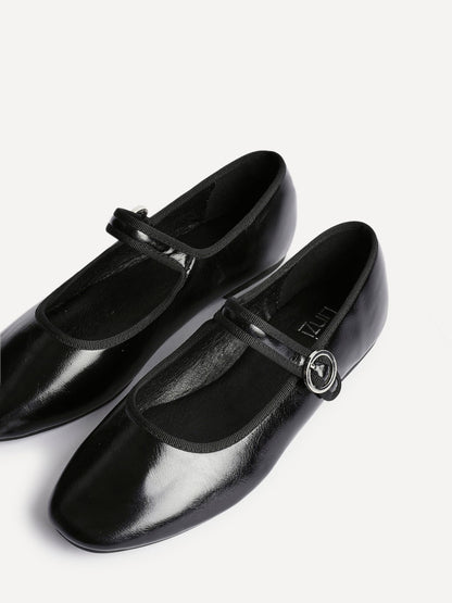 Graceful Black Faux Leather Ballet Pumps