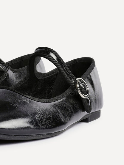 Graceful Black Faux Leather Ballet Pumps