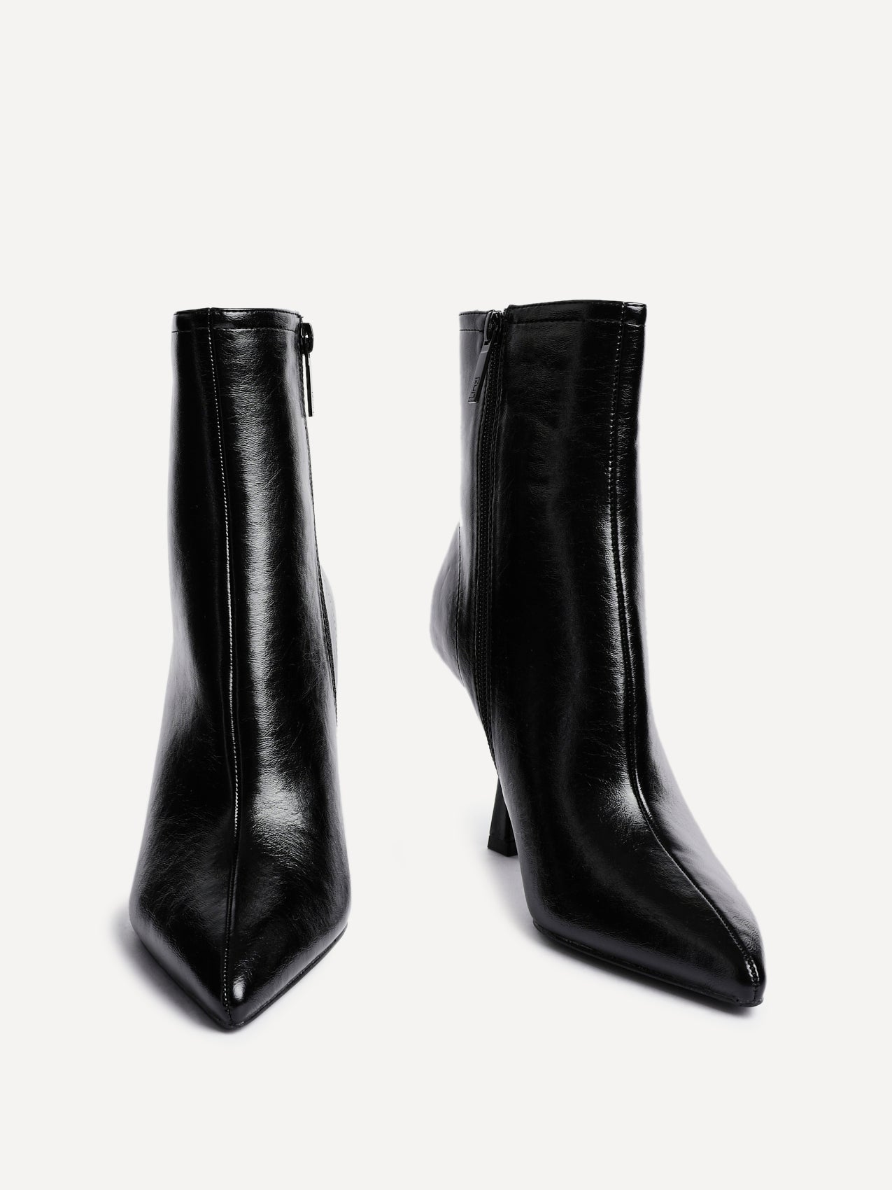 Jetta Black Heeled Pointed Boots
