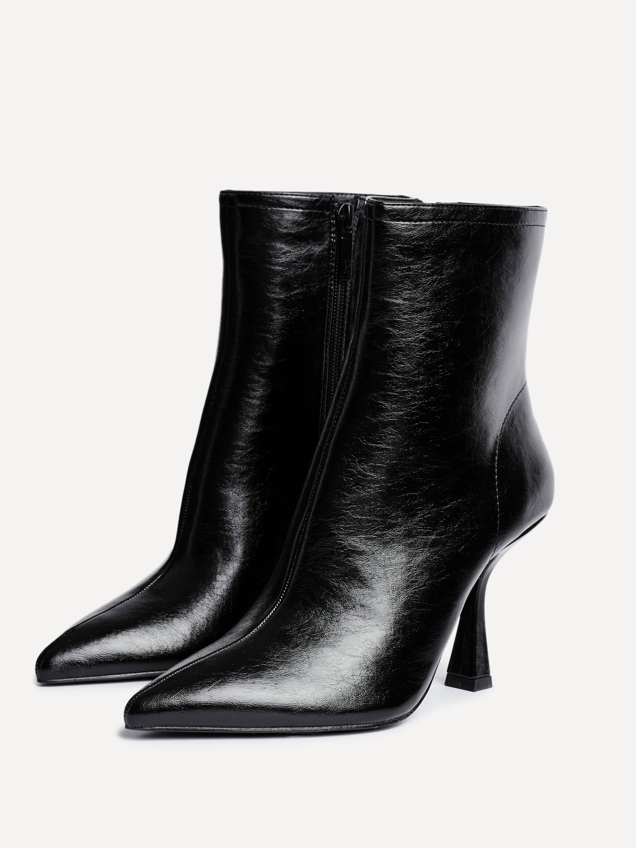 Jetta Black Heeled Pointed Boots