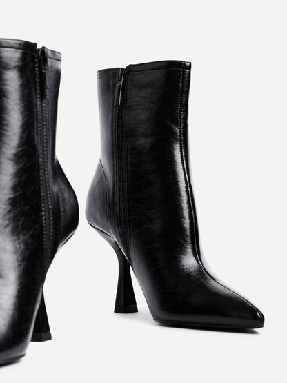 Jetta Black Heeled Pointed Boots