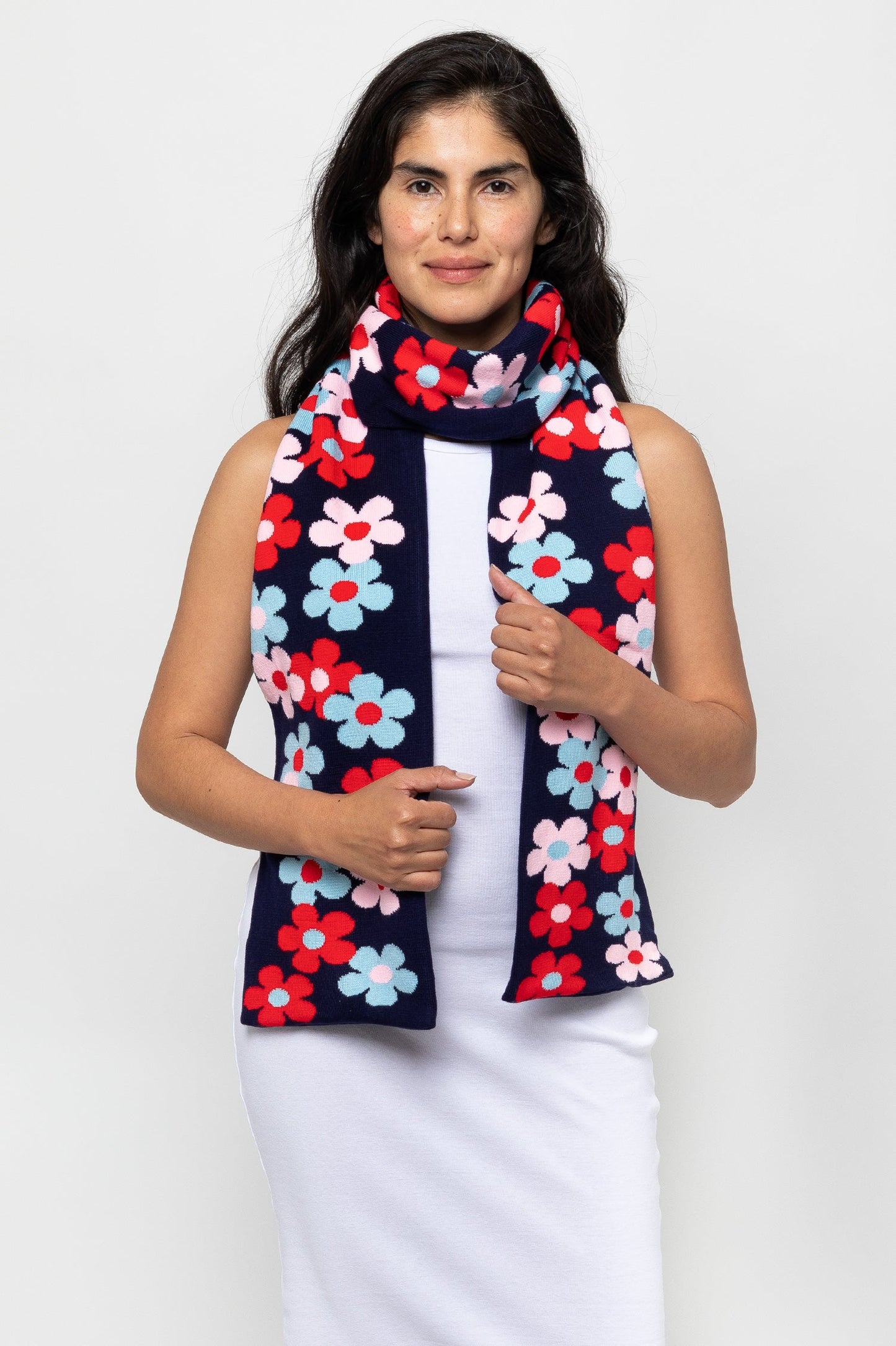 JQSCARF35 - Daisy Vine Scarf
