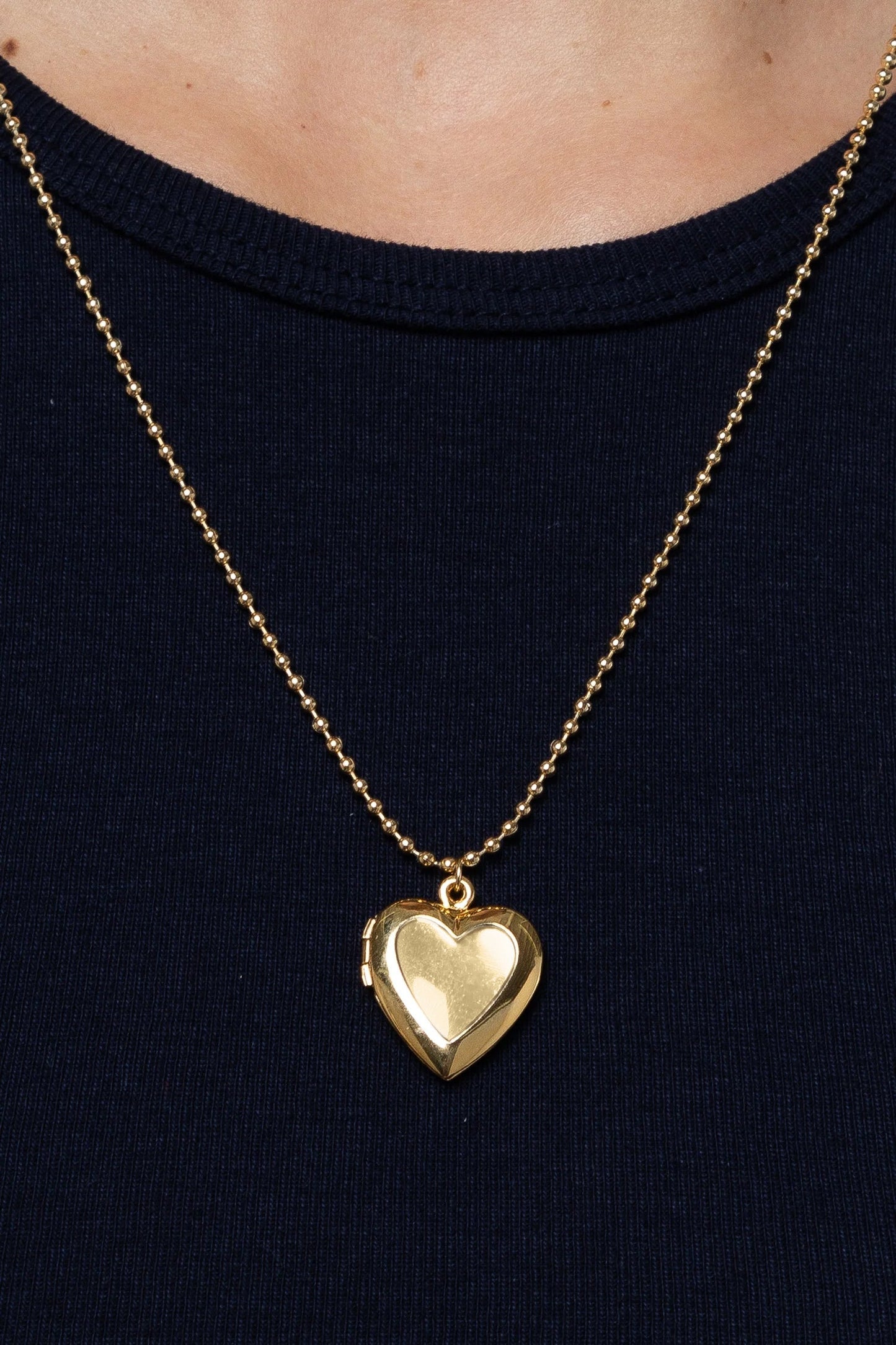 JWLEHL - Enameled Heart Locket