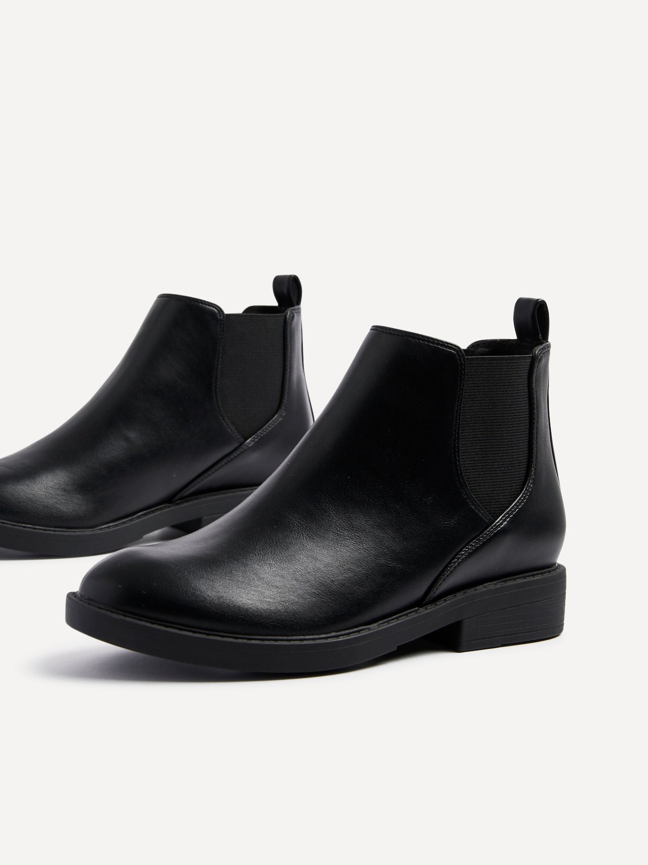 Karina Black Classic Chelsea Boots