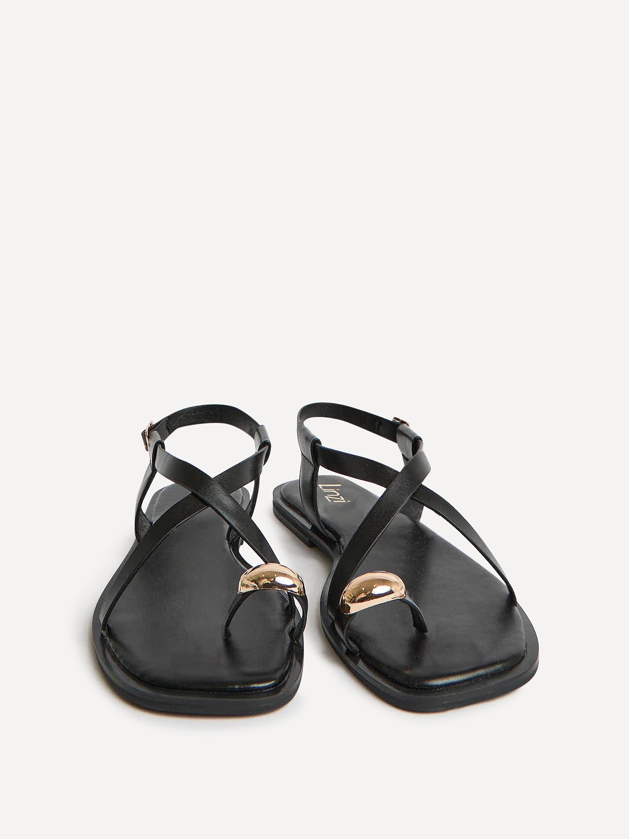 Mist Black Toe Ring Flat Sandals