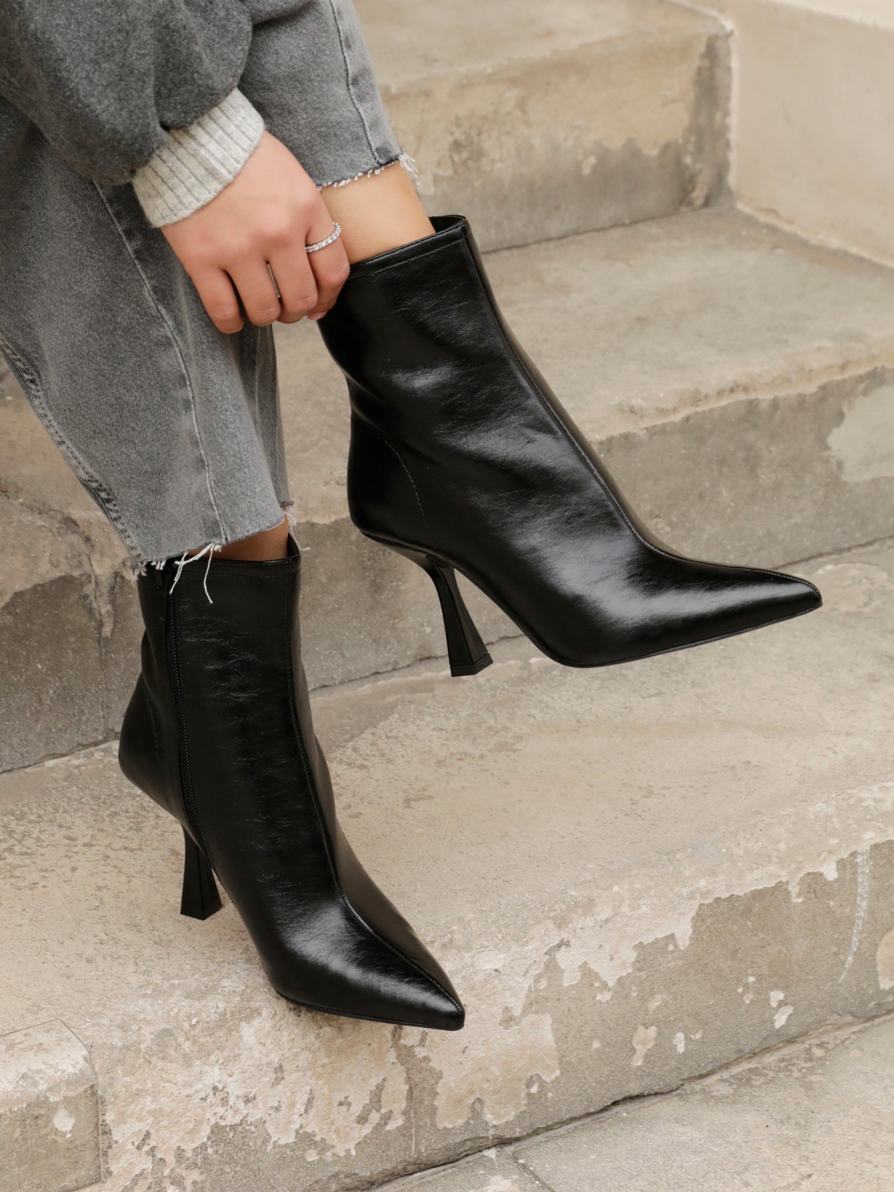 Jetta Black Heeled Pointed Boots