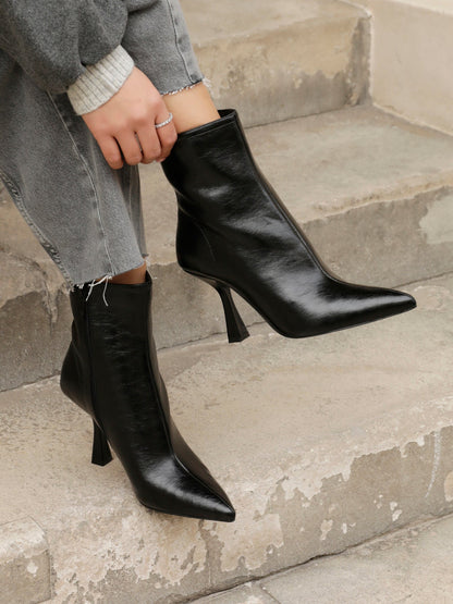 Jetta Black Heeled Pointed Boots