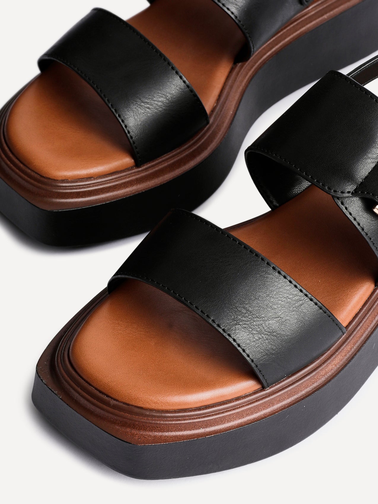 Rox Black Flatform Sandals