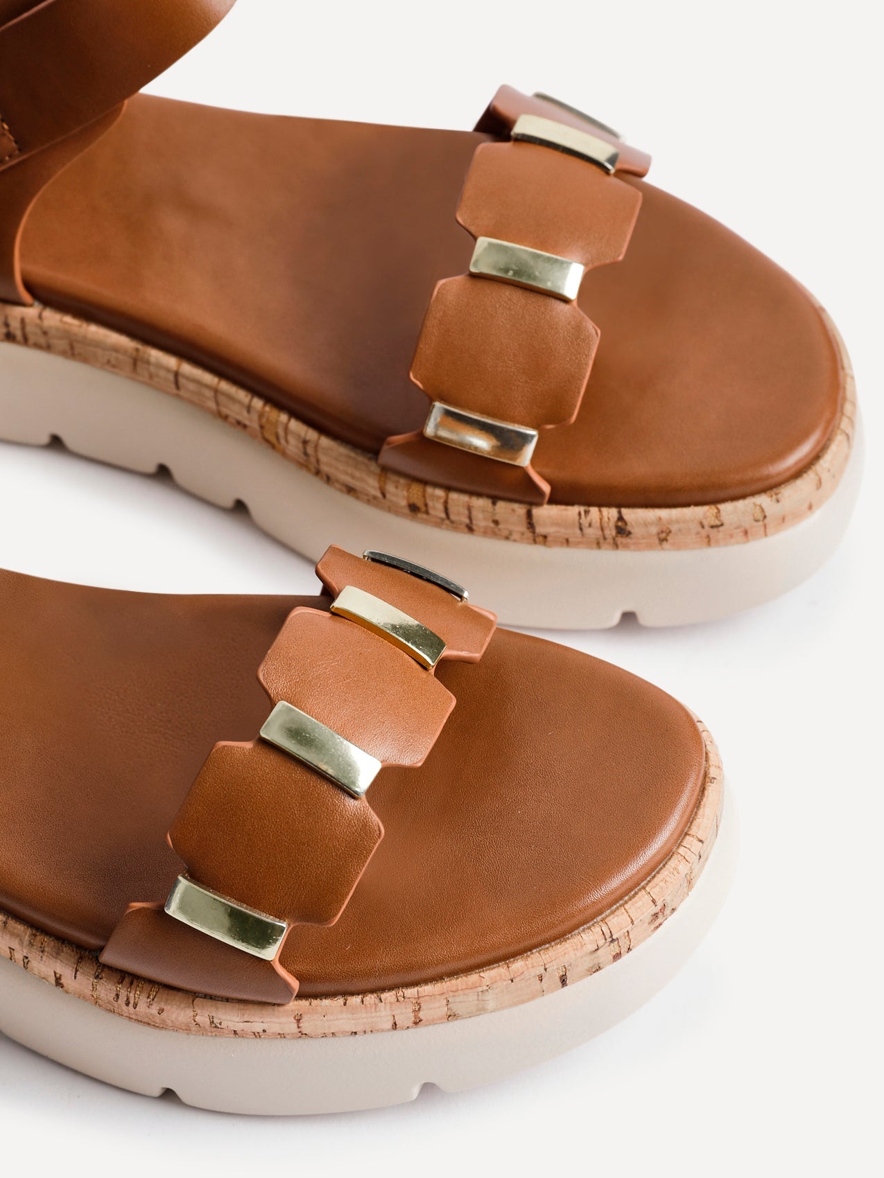 Stride Tan Flatform Sandals