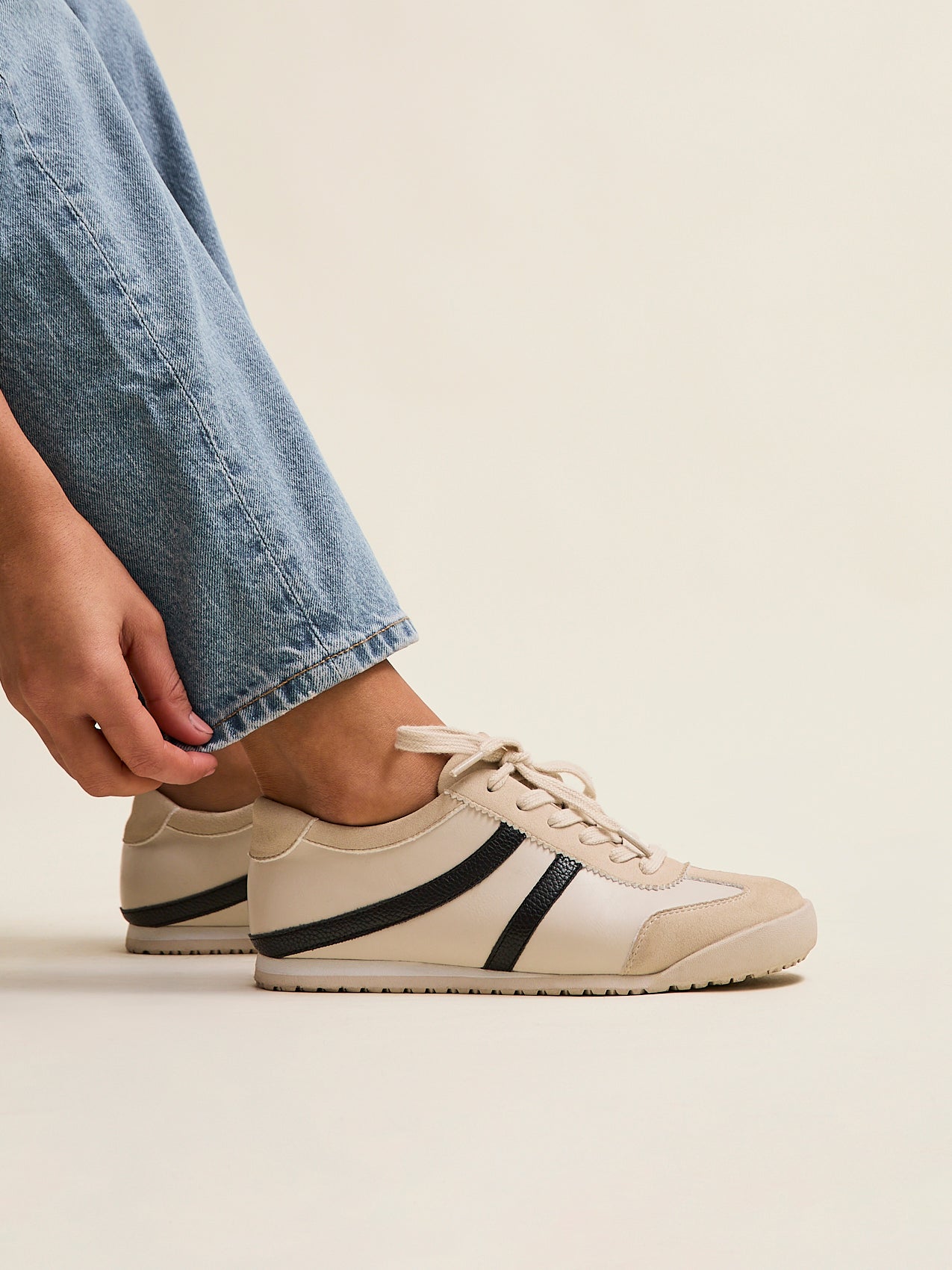 Strike Beige Trainers
