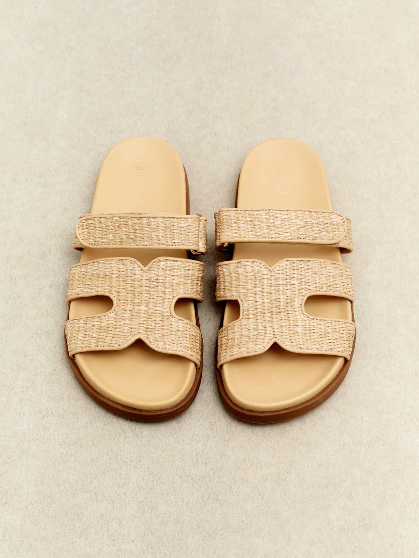 Avena Natural Flat Sandals