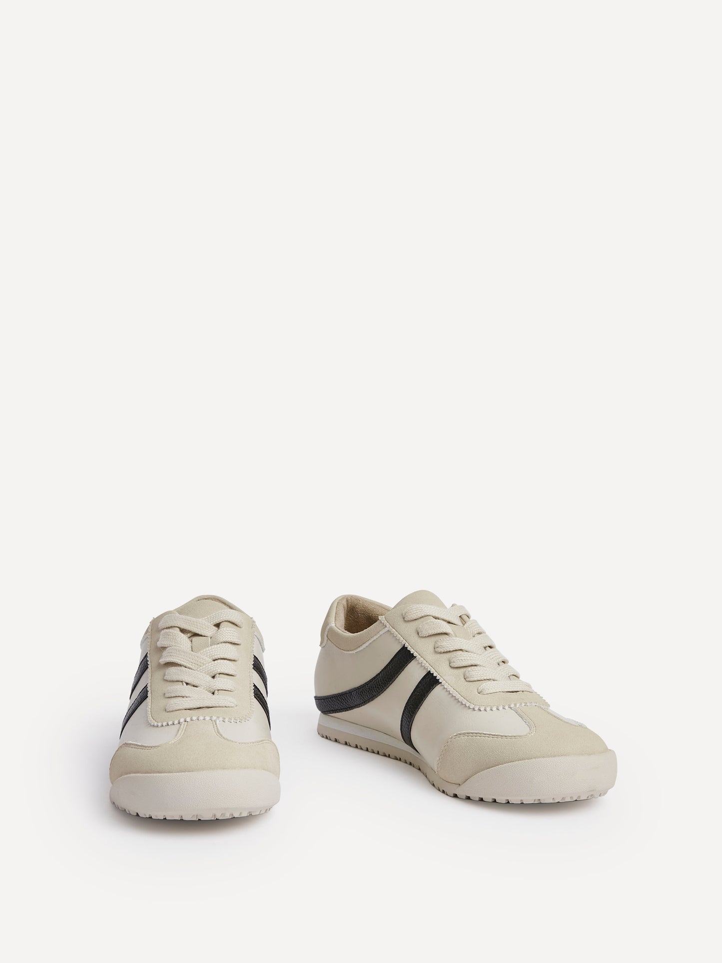Strike Beige Trainers