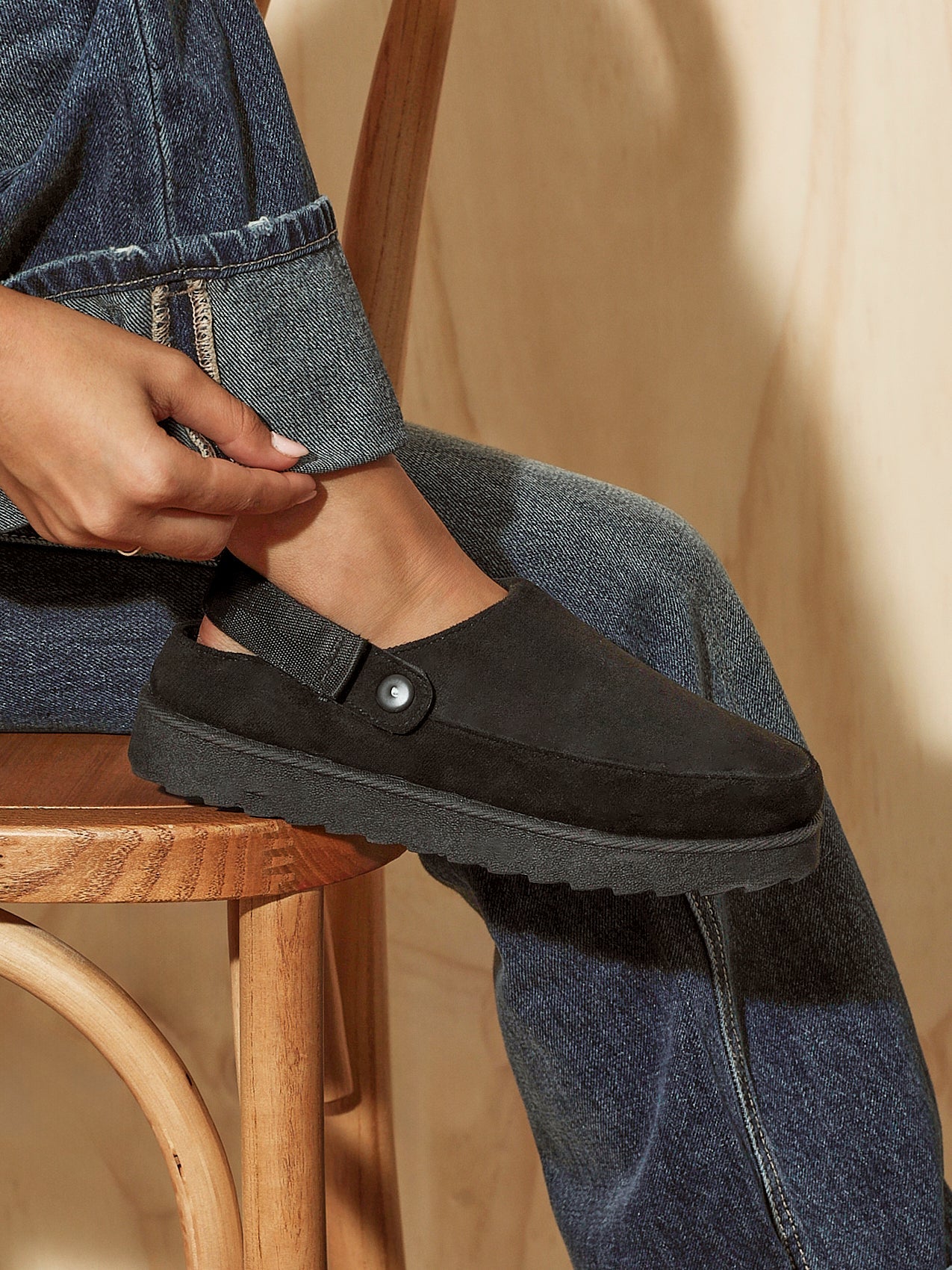 Teddy Black Faux Fur Clogs