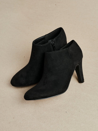 Wise Black Low-Cut Heeled Boots