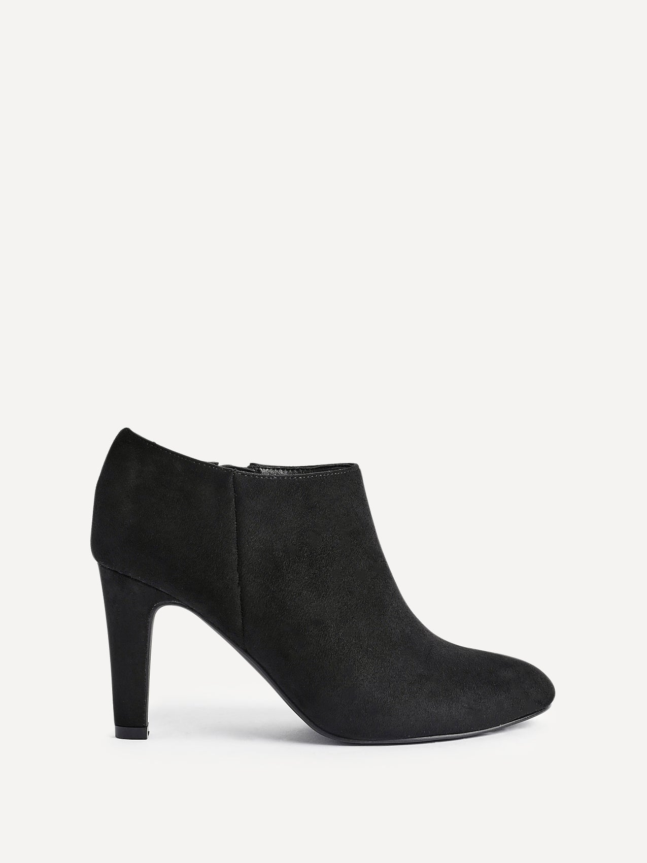 Wise Black Low-Cut Heeled Boots