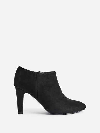 Wise Black Low-Cut Heeled Boots