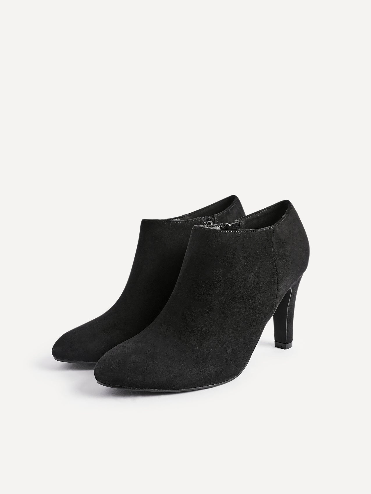 Wise Black Low-Cut Heeled Boots