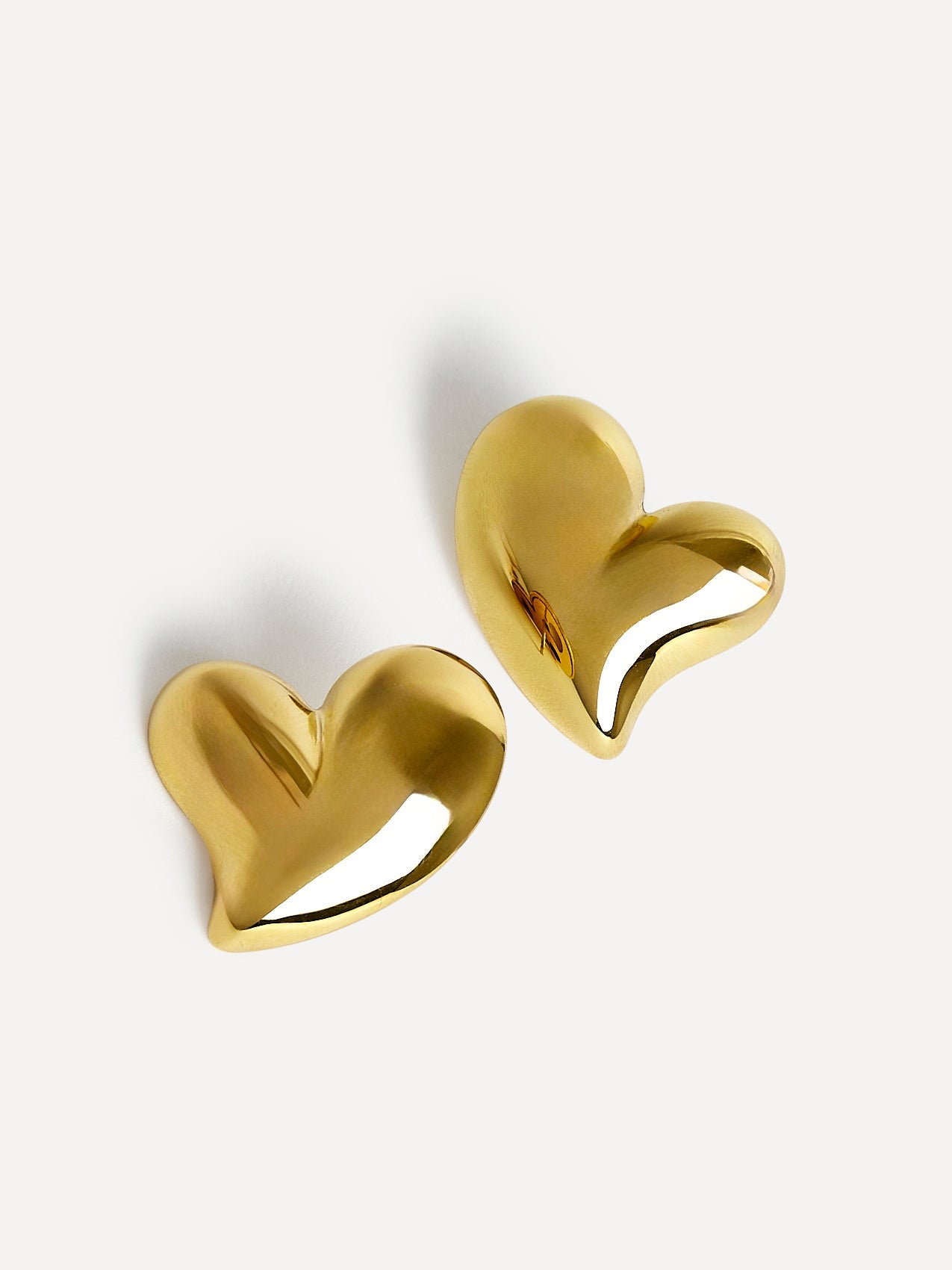 Wish Gold Wave Heart Stud Earrings