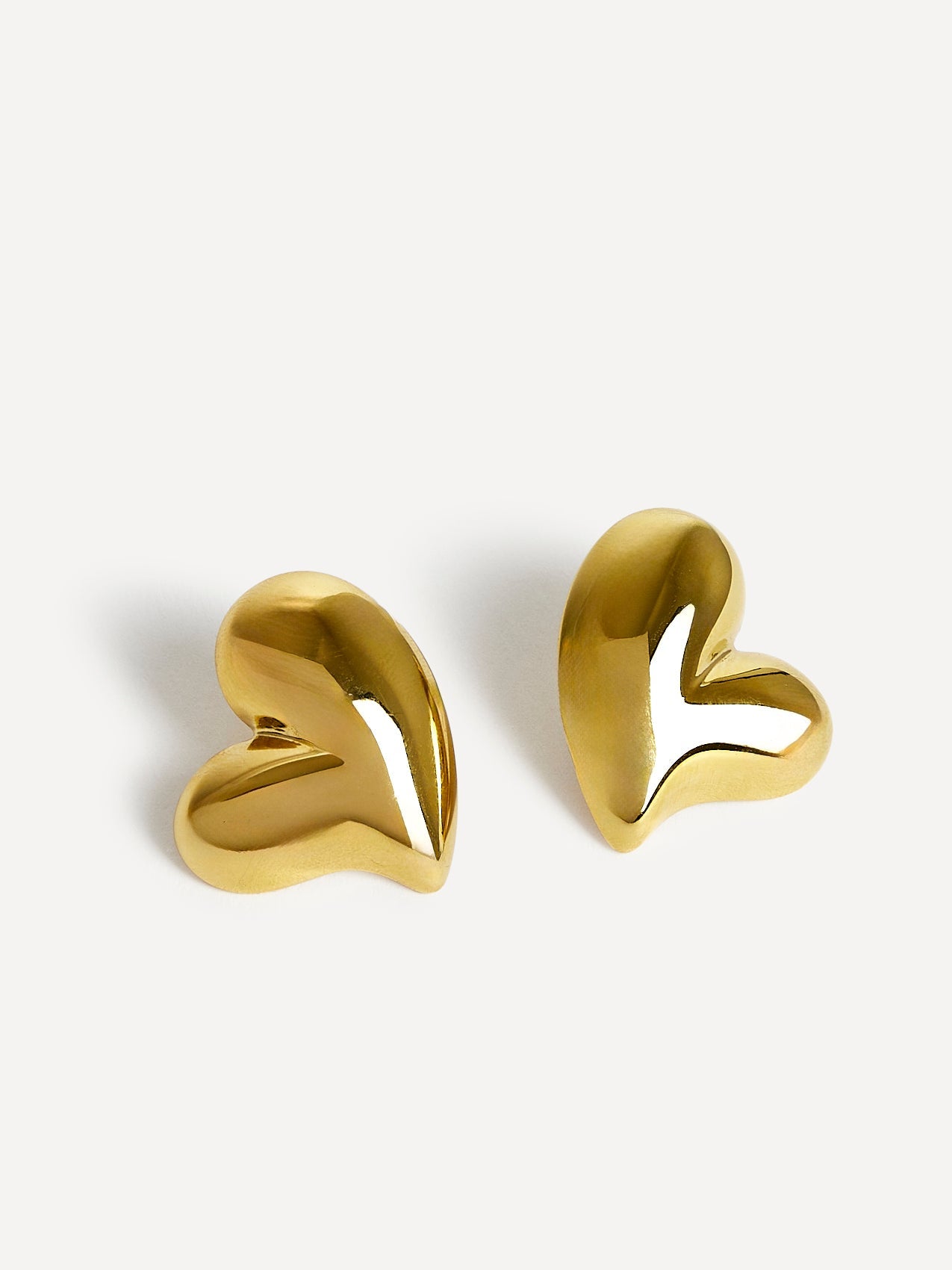 Wish Gold Wave Heart Stud Earrings