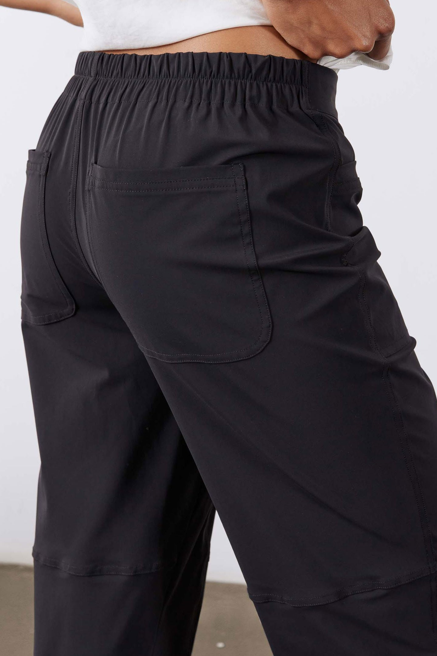 The Petite Everlasting Slim Pants