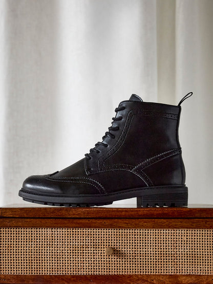 Leonardo Mens Black Faux Leather Brogue Boots