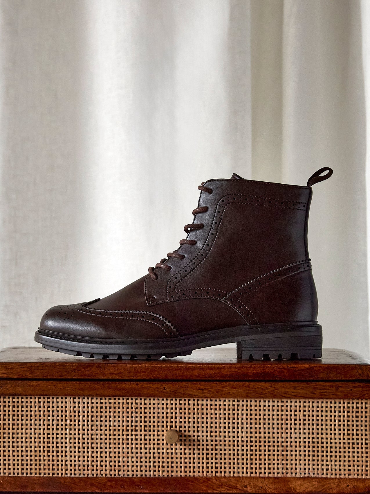 Leonardo Mens Brown Faux Leather Brogue Boots