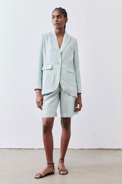 The Linen Classic Blazer That Upgrades You