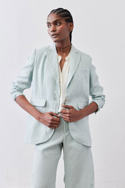 The Linen Classic Blazer That Upgrades You
