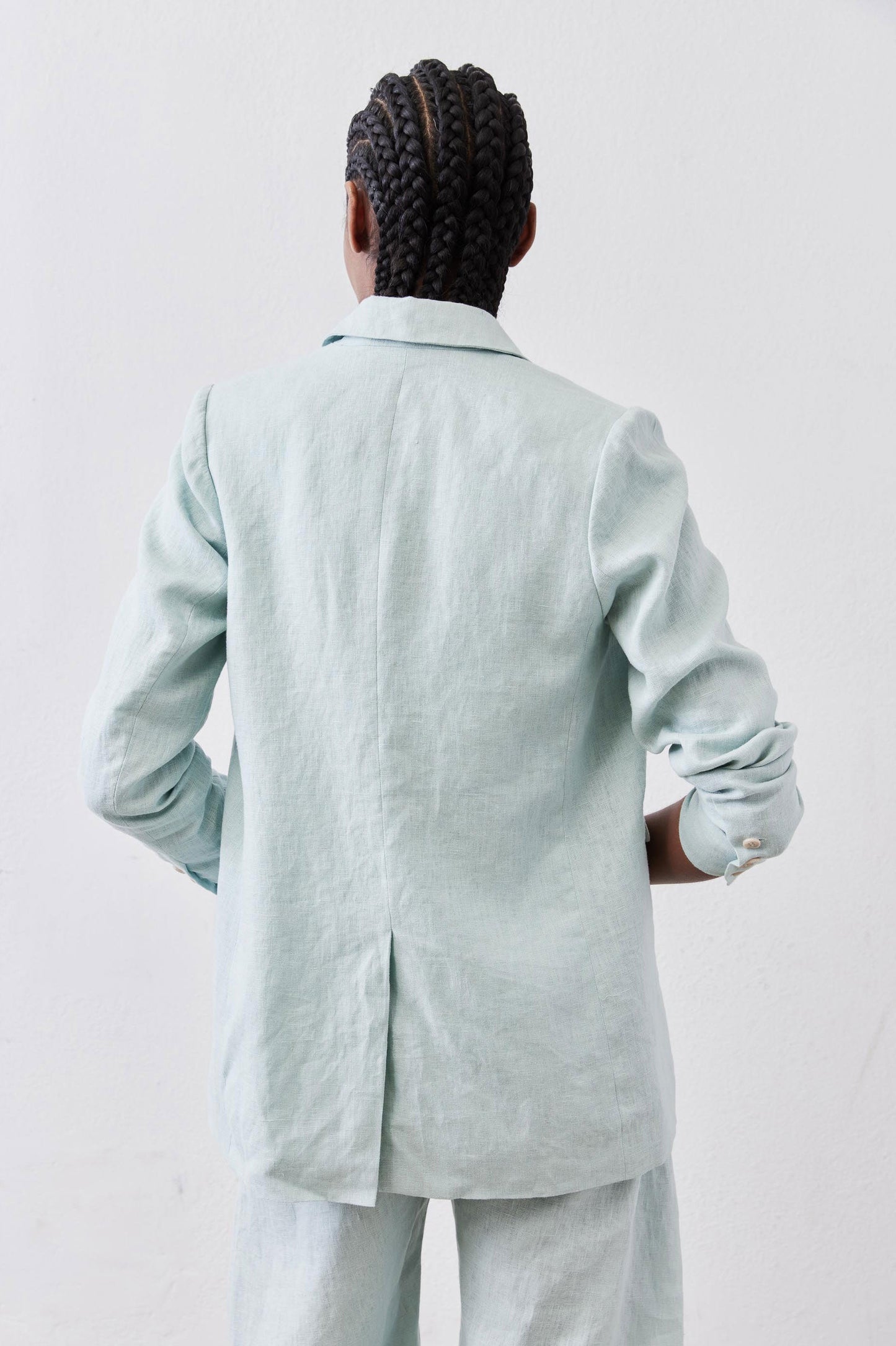 The Linen Classic Blazer That Upgrades You
