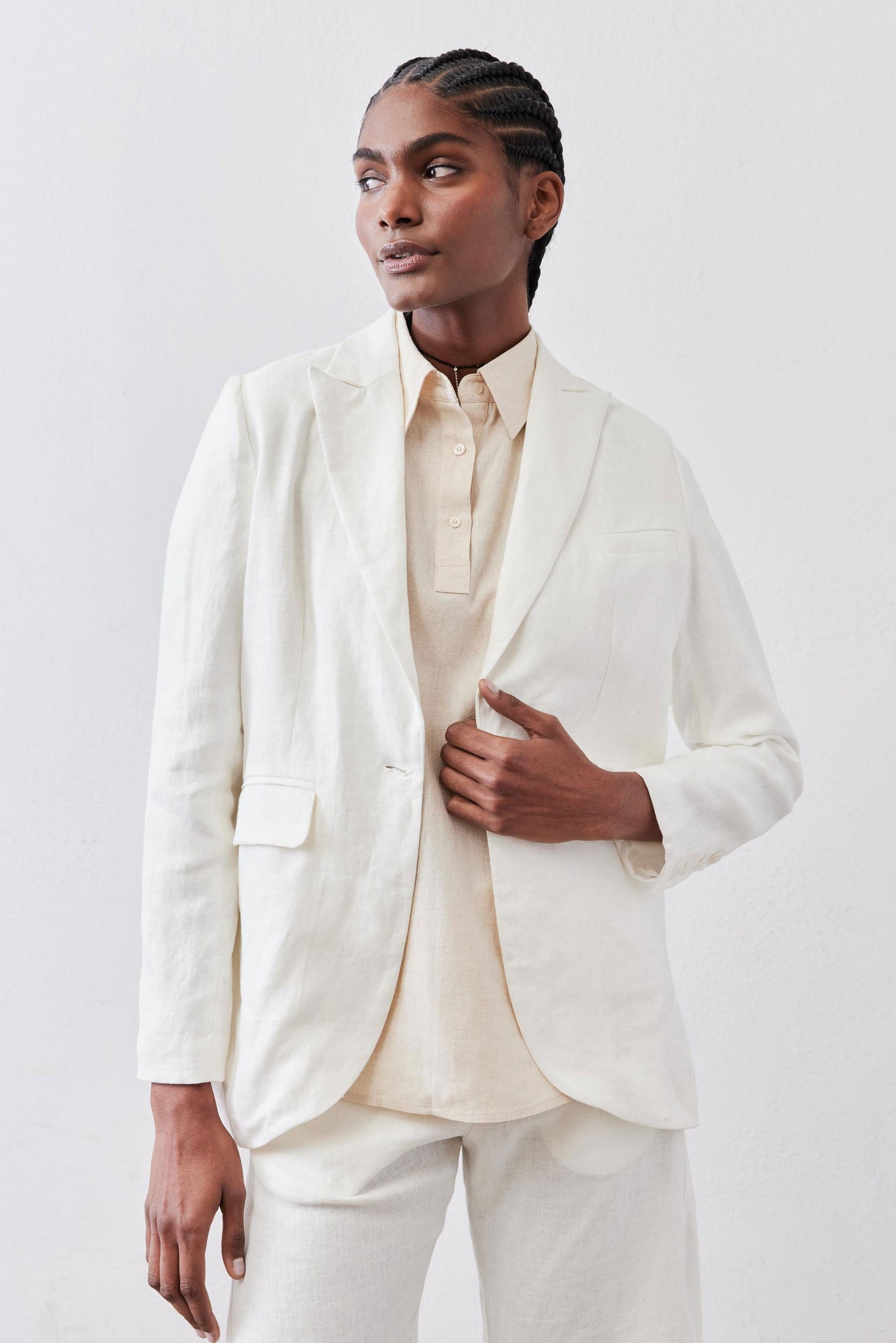 The Linen Classic Blazer That Upgrades You