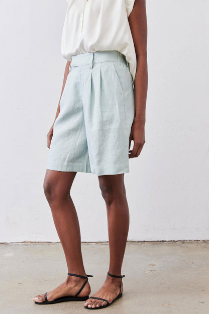 The Pleated Bermuda Shorts
