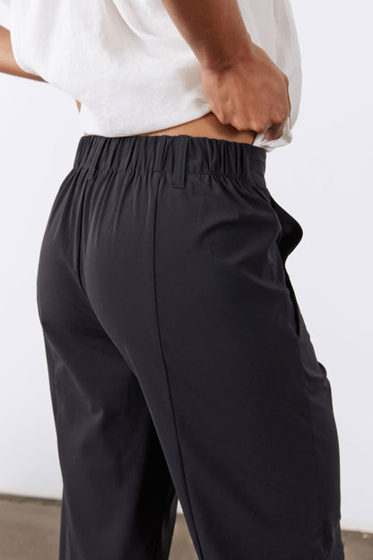 Petite Not Too Tapered Pants