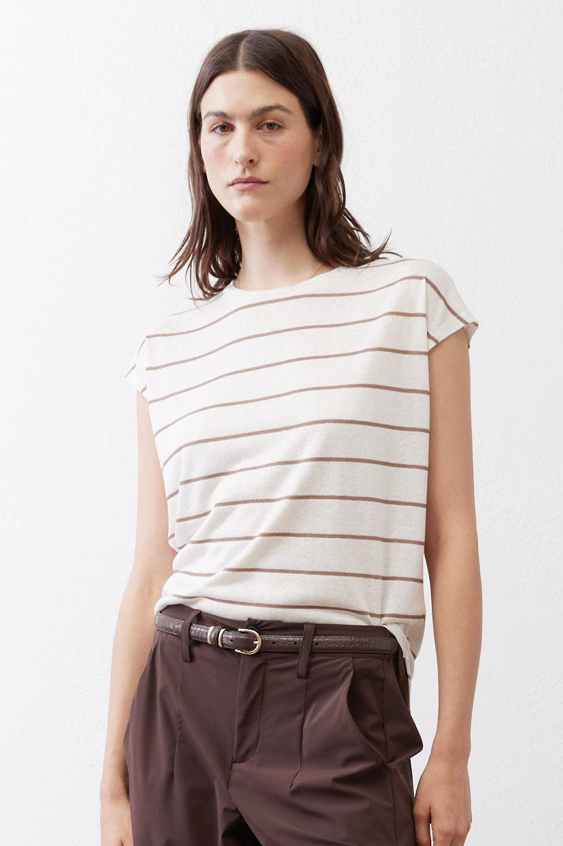 The Tuck-In Tee