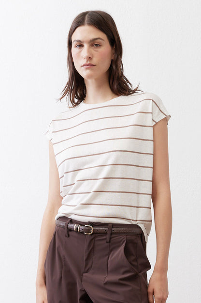 The Tuck-In Tee